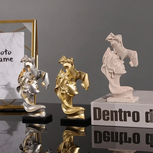 Creative Kissing Couple Statue